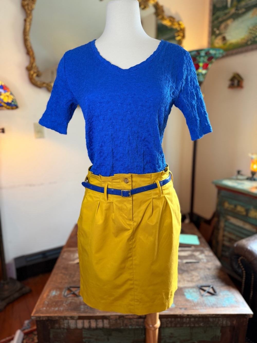 Outfit-Vera Wang top w/Banana Republic Yellow Miniskirt w/patten leather belt